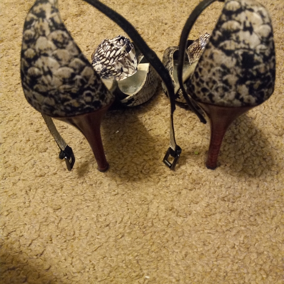 Stilettos - Picture 2 of 3